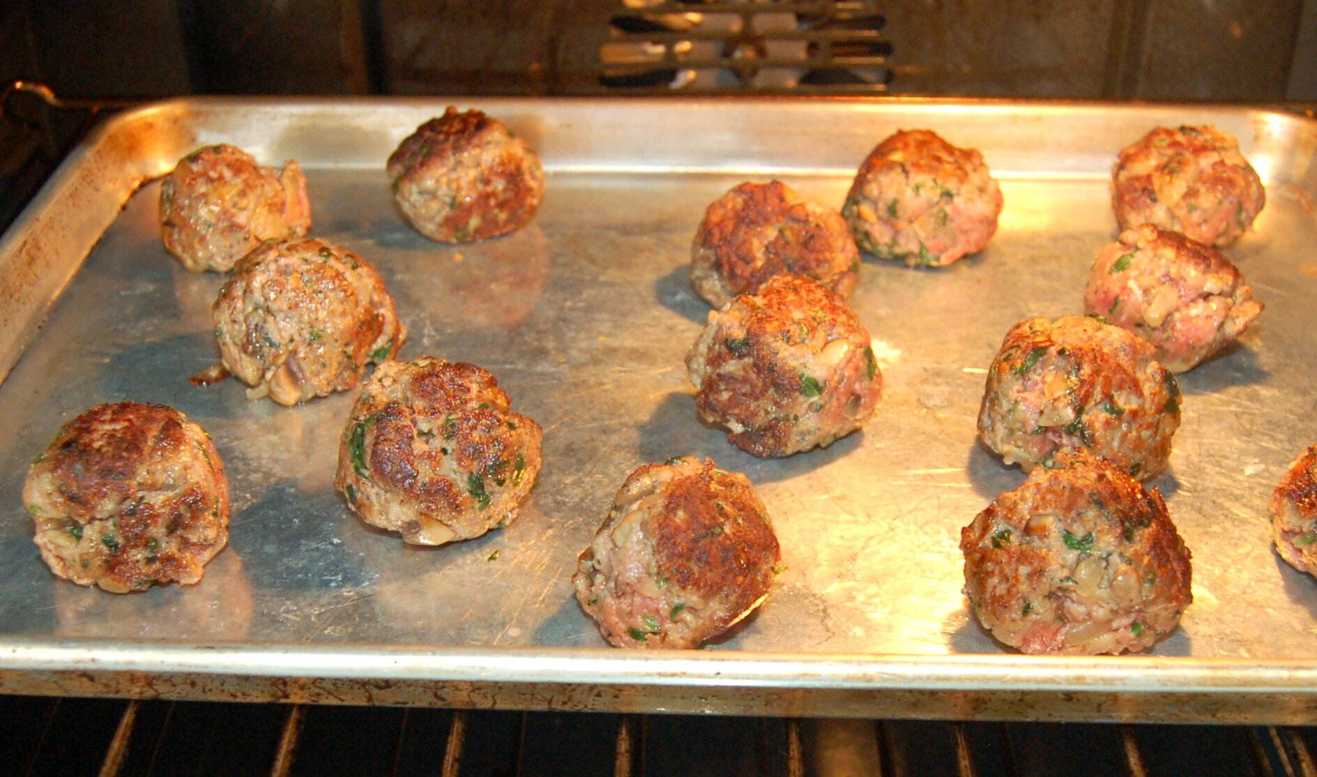 Easy and Delicious Meatballs with Spinach