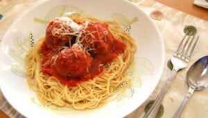 Easy and Delicious Meatballs with Spinach