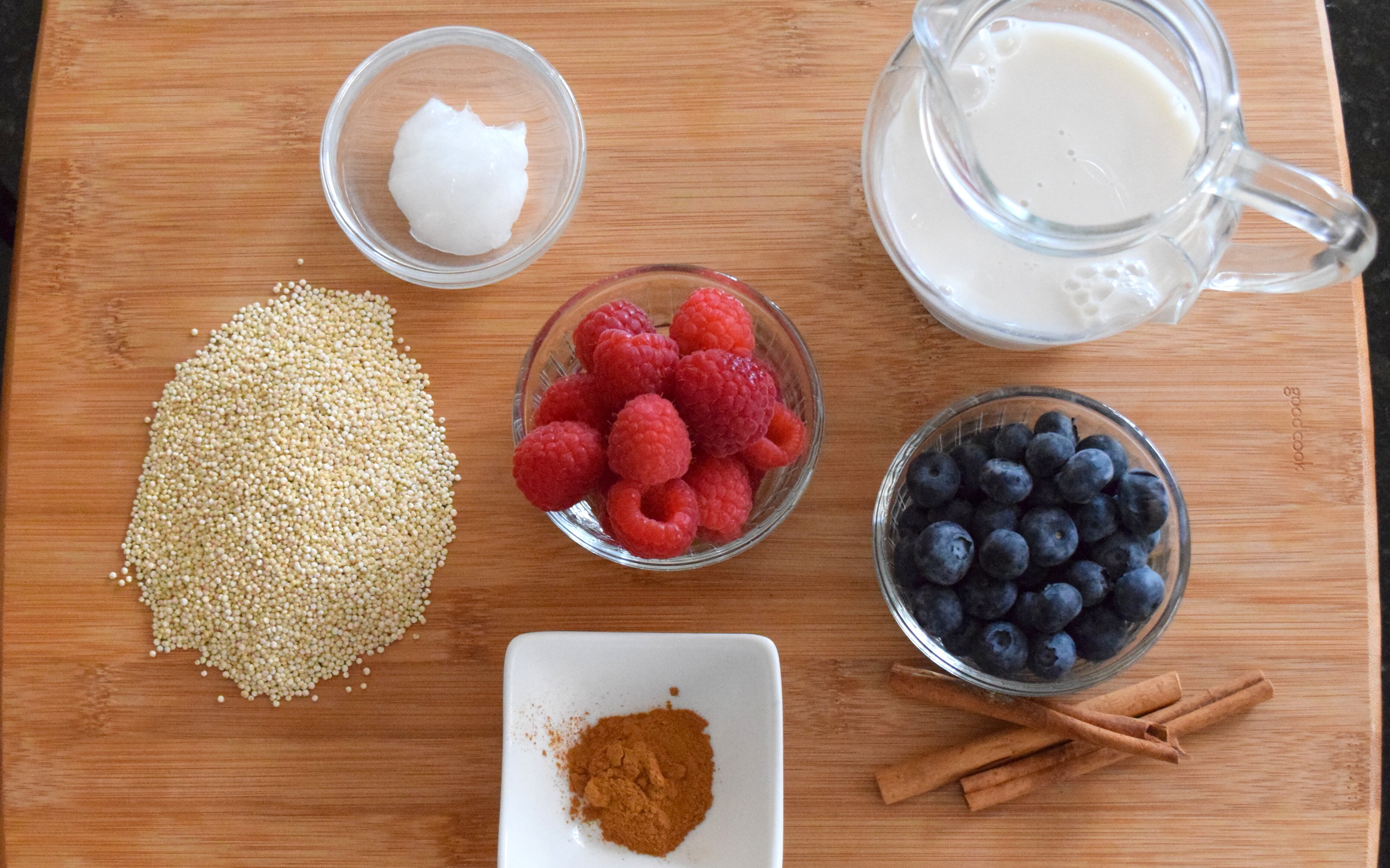 Quinoa Breakfast Bowl with Berries