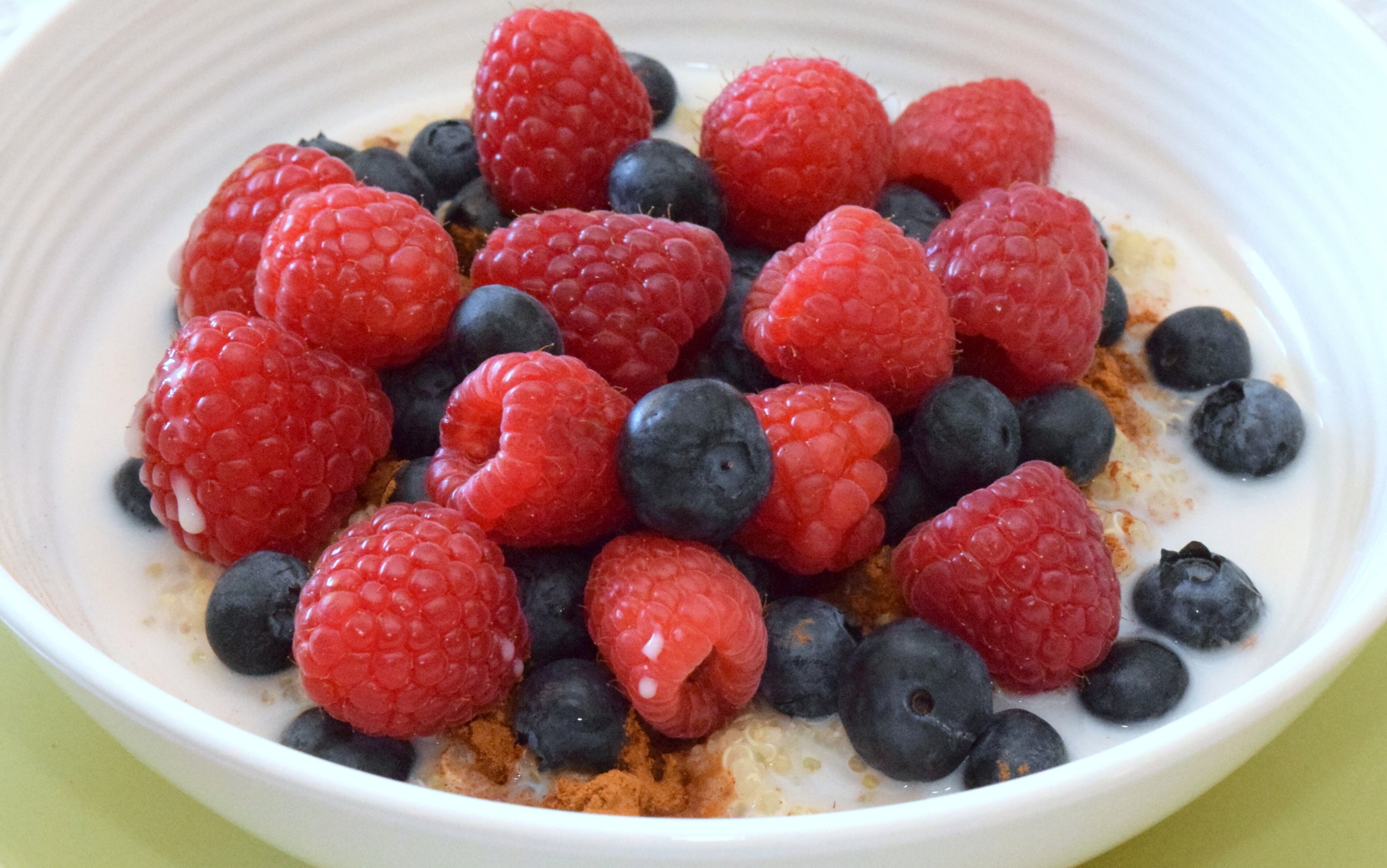 Slow Cooker Berry Breakfast Quinoa - Eat Yourself Skinny