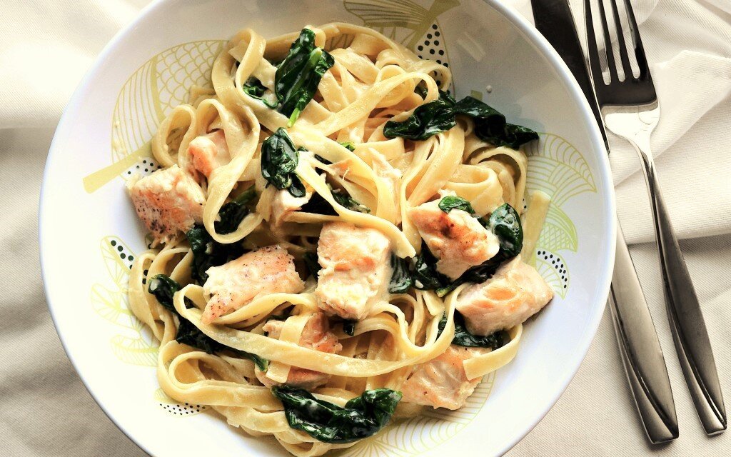 Fettuccine Alfredo with Spinach and Chicken